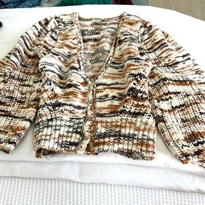 B neck crop puff sleeve cardigan